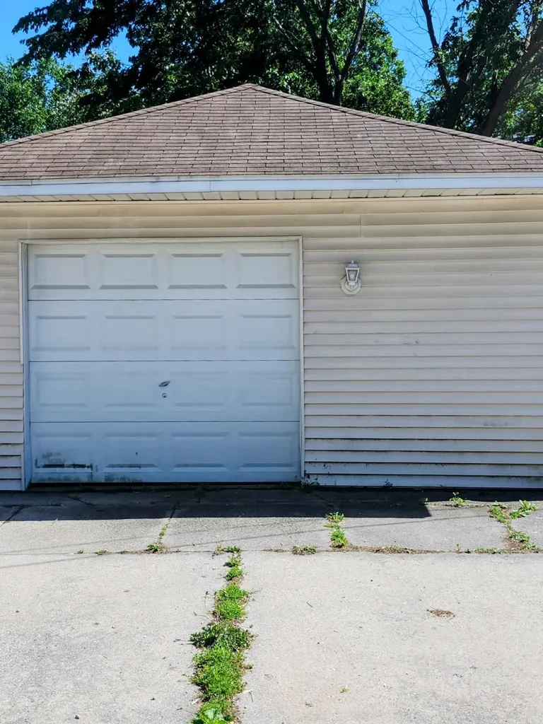 310 N Mountain Street Bay City City MI 48706