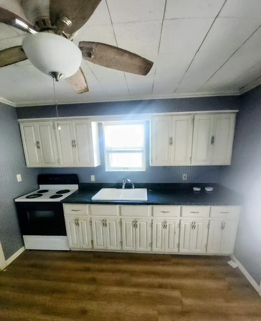 310 N Mountain Street Bay City City MI 48706