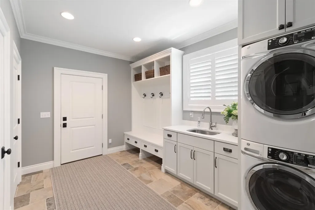 10758 Shrewbury Street Traverse City City MI 49684