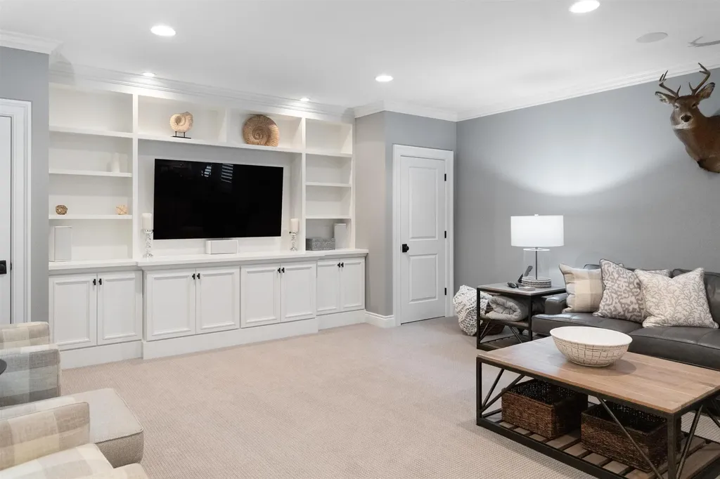 10758 Shrewbury Street Traverse City City MI 49684
