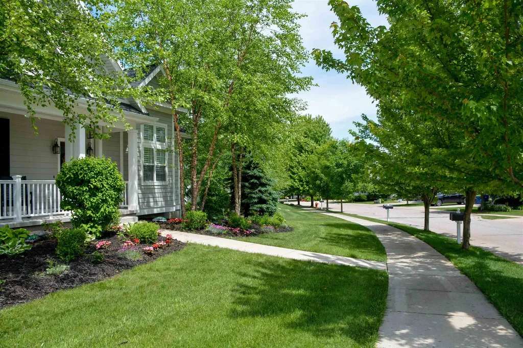 10758 Shrewbury Street Traverse City City MI 49684