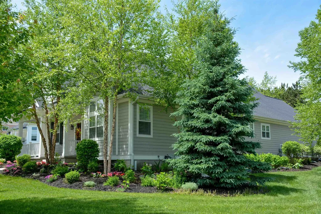 10758 Shrewbury Street Traverse City City MI 49684