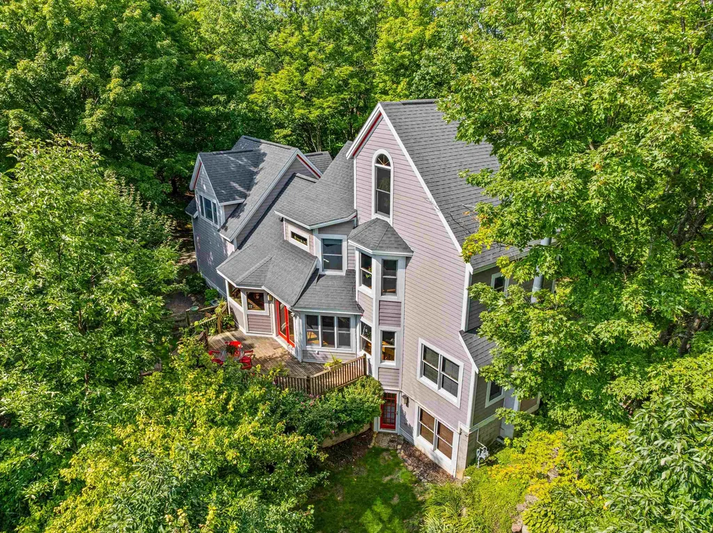 10552 Craig Road Peninsula Township MI 49686