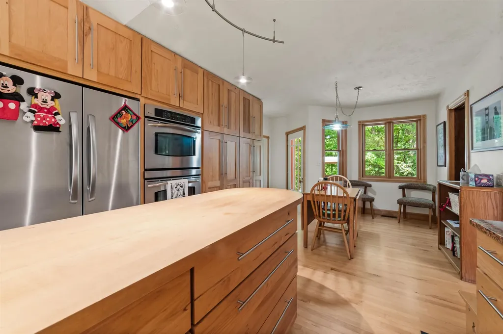 10552 Craig Road Peninsula Township MI 49686