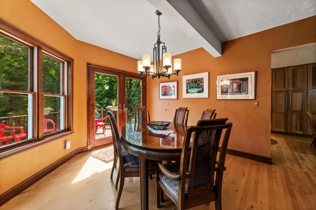 10552 Craig Road Peninsula Township MI 49686