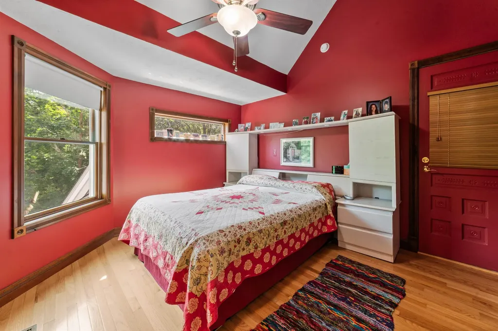 10552 Craig Road Peninsula Township MI 49686