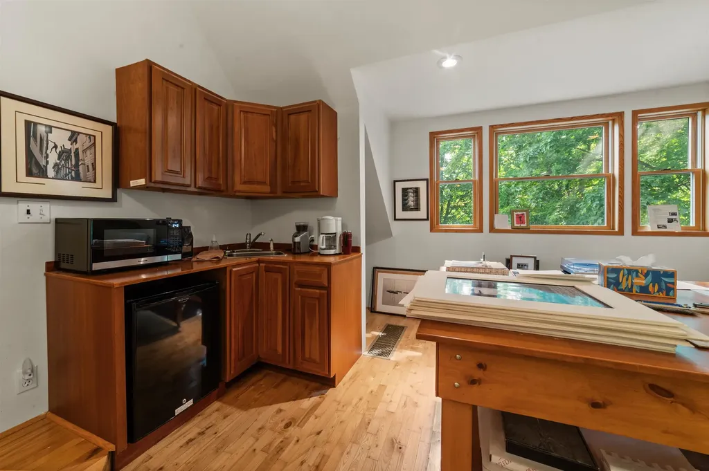 10552 Craig Road Peninsula Township MI 49686