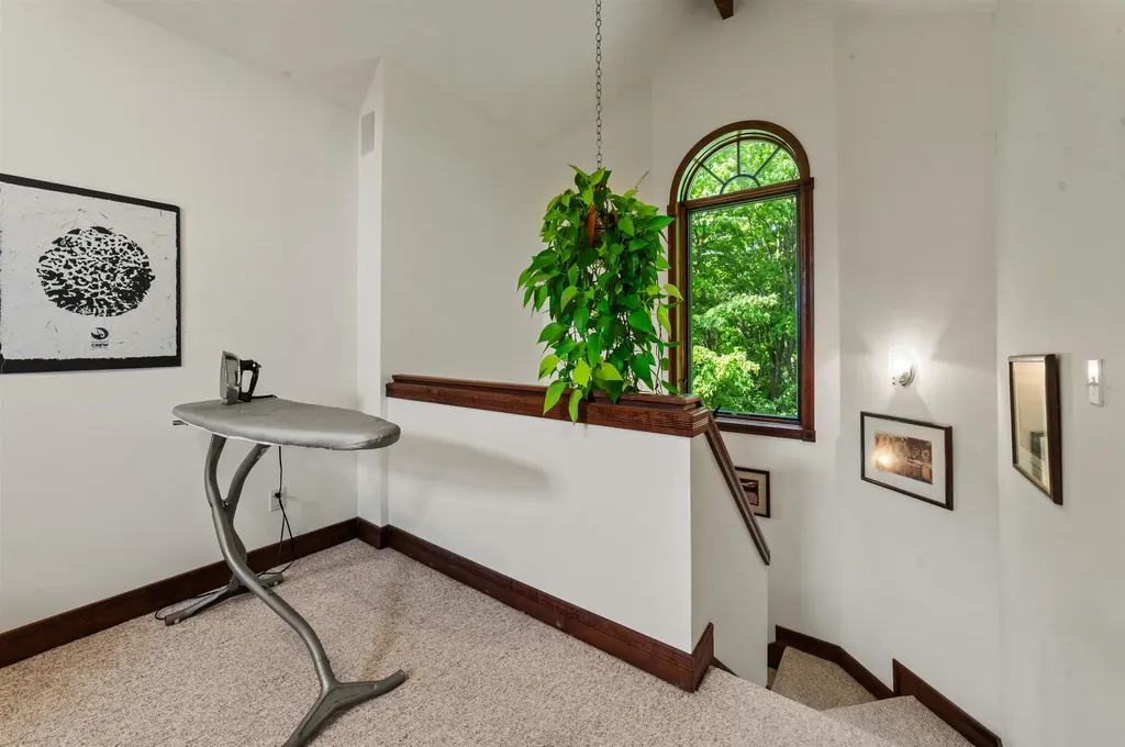 10552 Craig Road Peninsula Township MI 49686