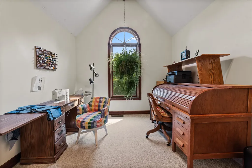 10552 Craig Road Peninsula Township MI 49686