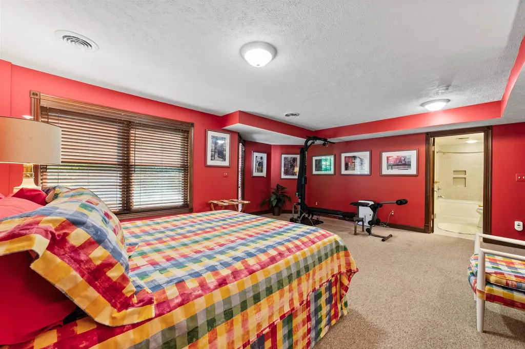 10552 Craig Road Peninsula Township MI 49686