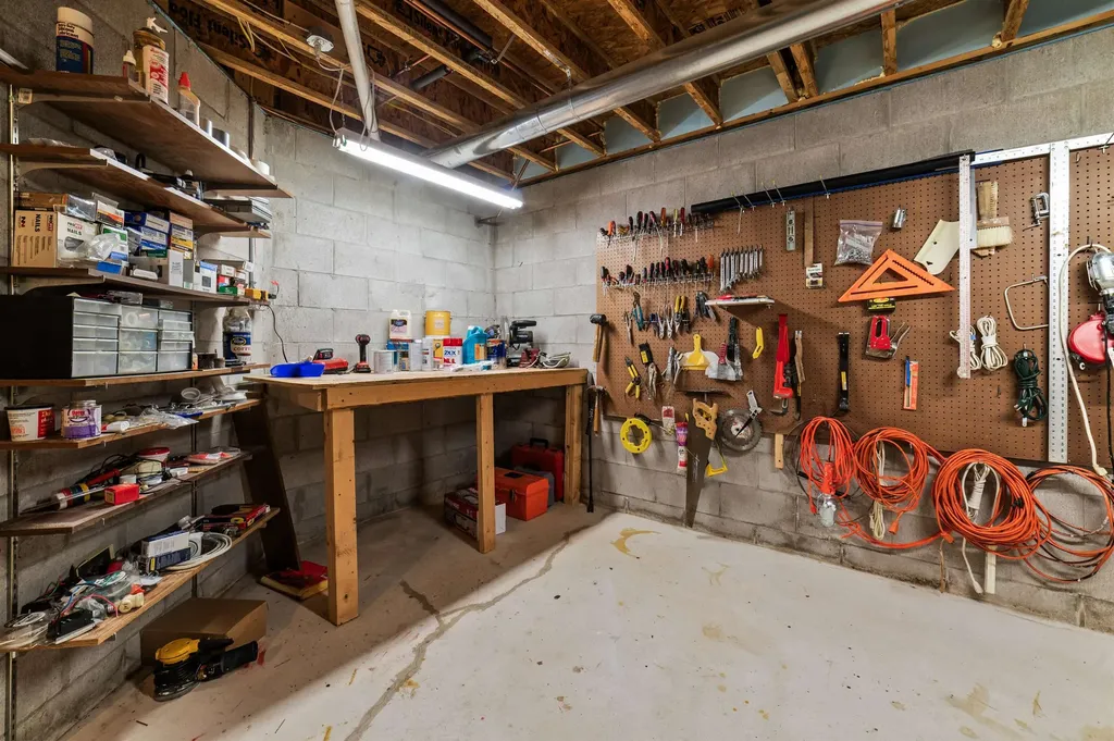 10552 Craig Road Peninsula Township MI 49686