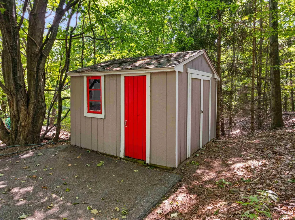 10552 Craig Road Peninsula Township MI 49686