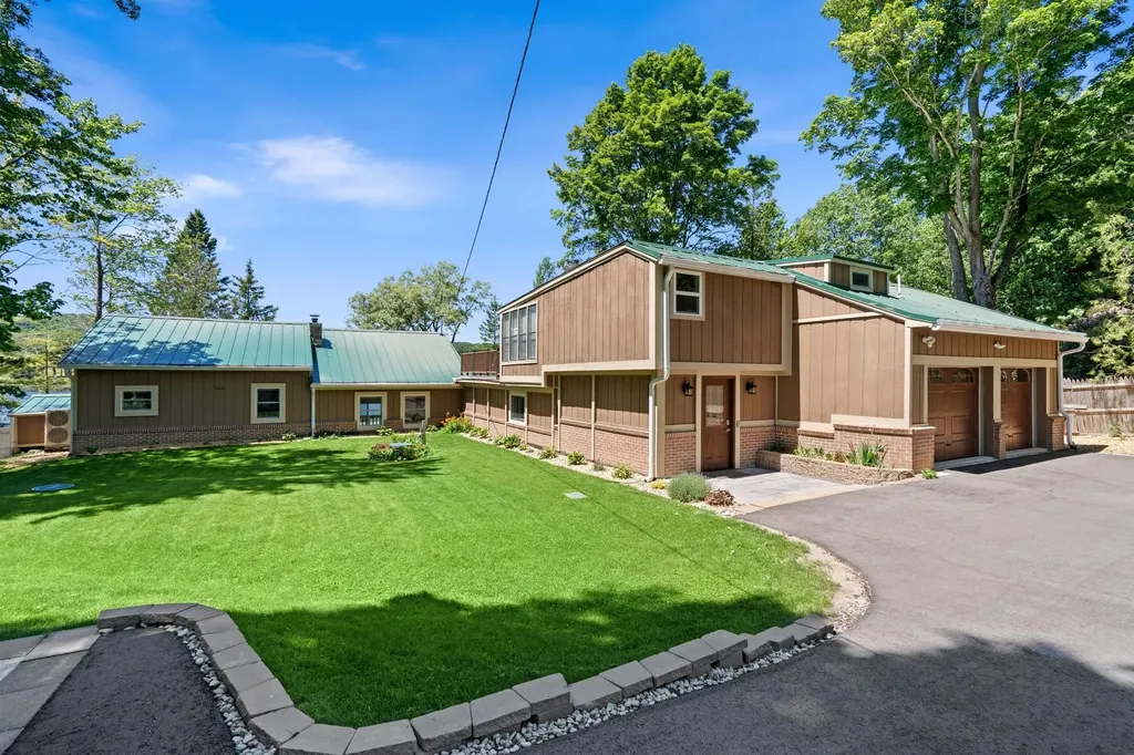 5541 Miles Road South Arm Township MI 49727