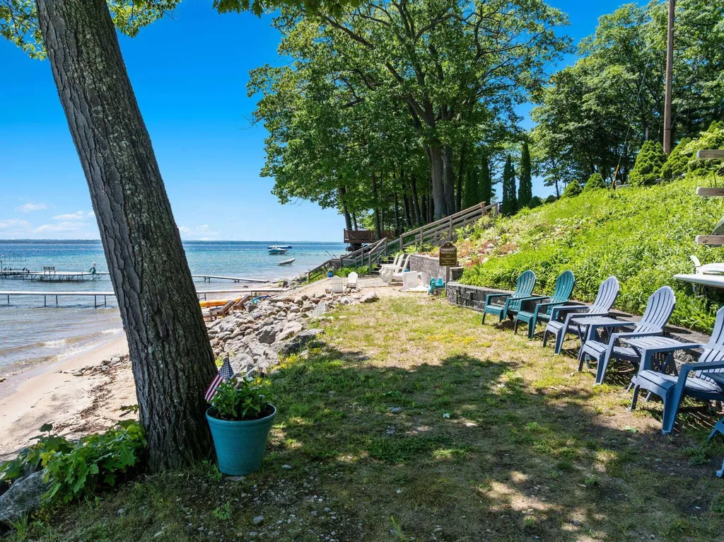 13295 Blue Shore Drive Peninsula Township MI 49686