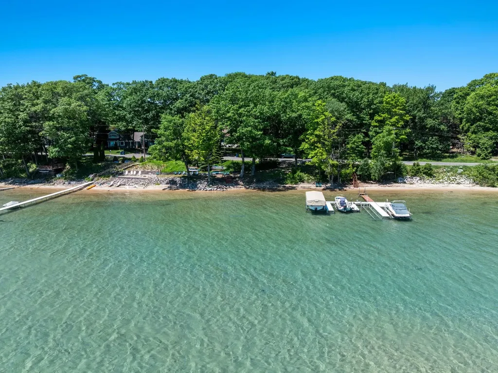 13295 Blue Shore Drive Peninsula Township MI 49686
