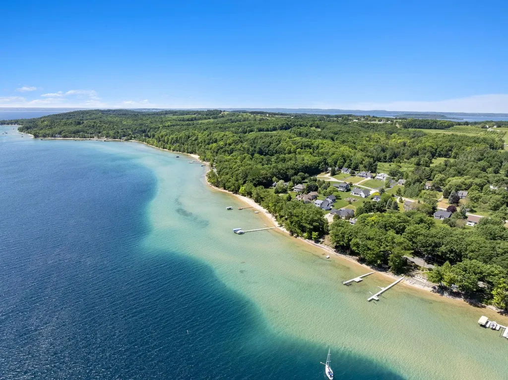 13295 Blue Shore Drive Peninsula Township MI 49686