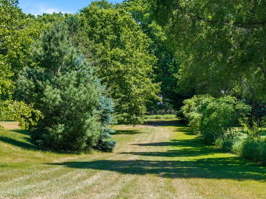13295 Blue Shore Drive Peninsula Township MI 49686
