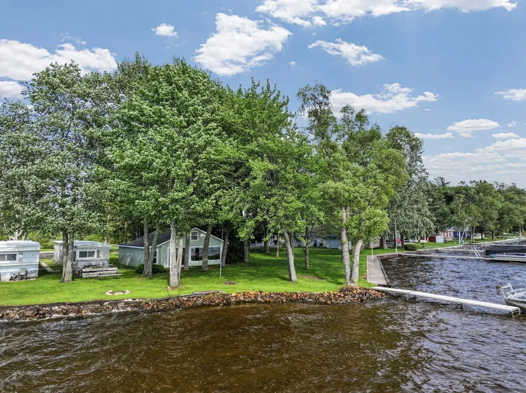 657 E Lake Mitchell Drive Cherry Grove Township MI 49601