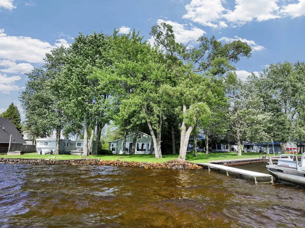 657 E Lake Mitchell Drive Cherry Grove Township MI 49601