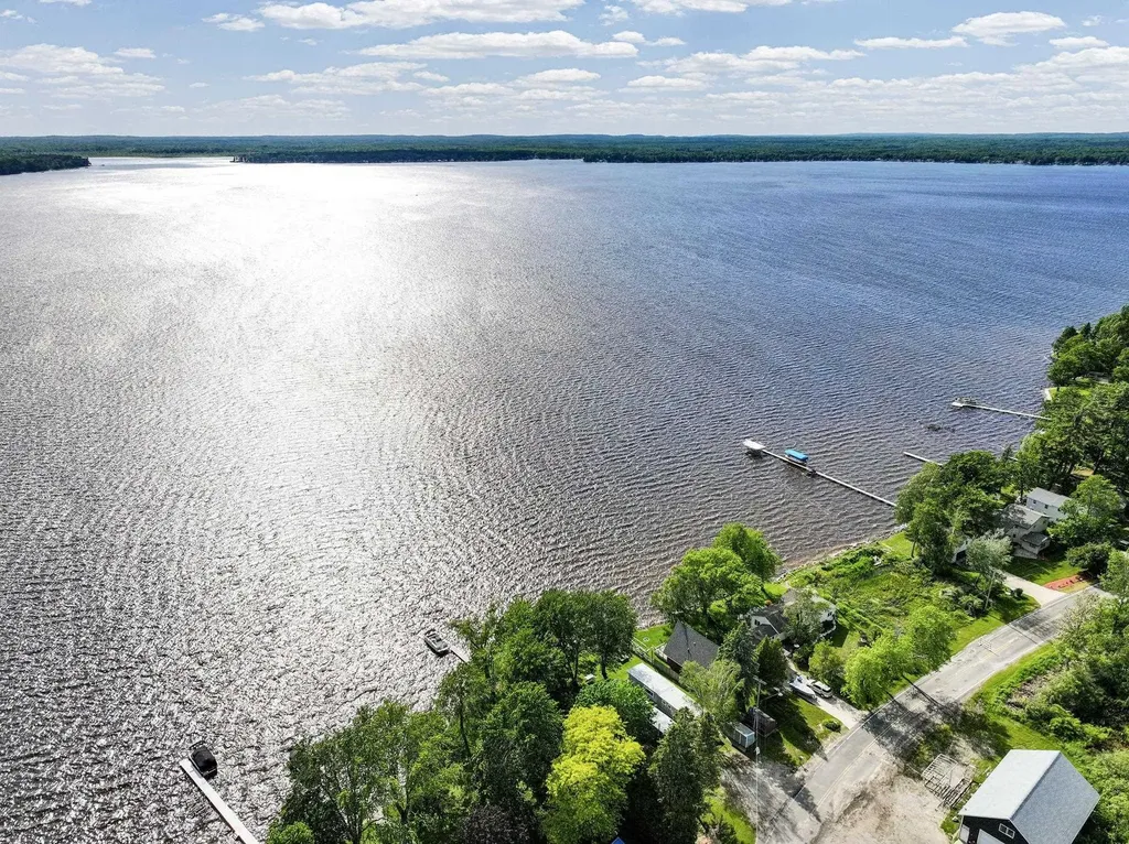 657 E Lake Mitchell Drive Cherry Grove Township MI 49601