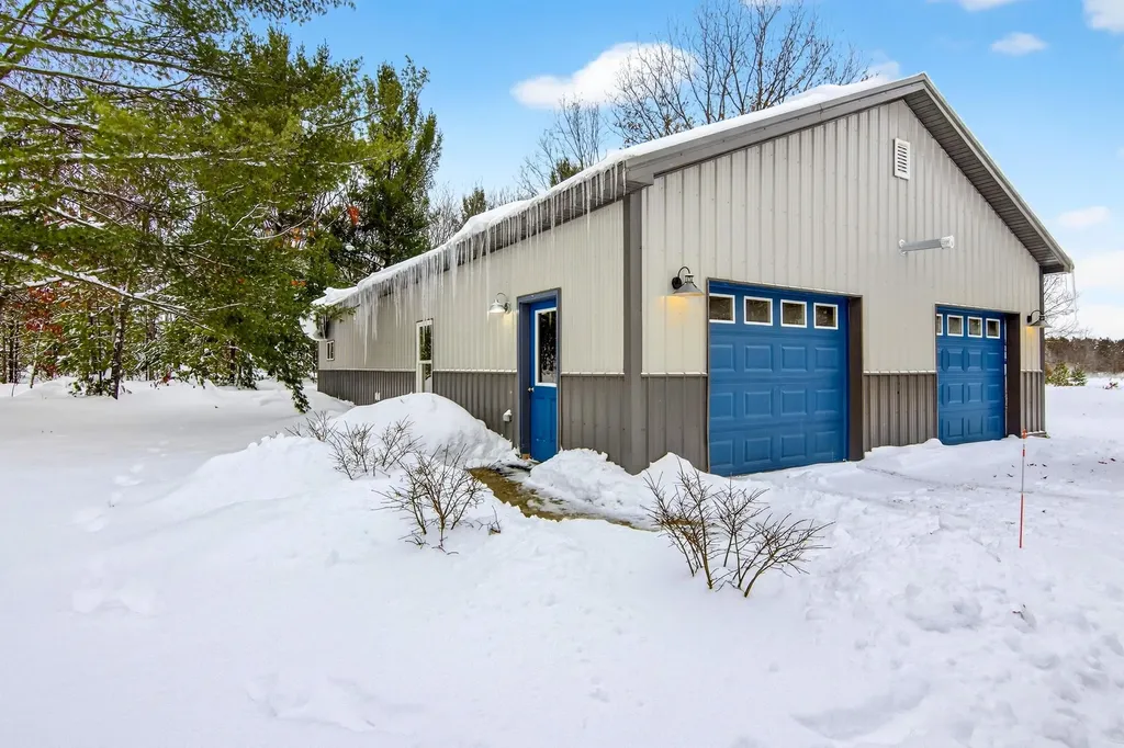 11775 Country Acres Drive Grant Township MI 49643