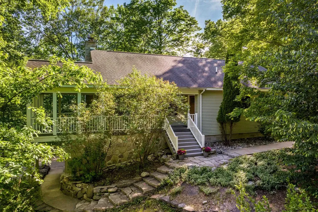 8680 NW Hutch Trail, NW Clearwater Township MI 49676