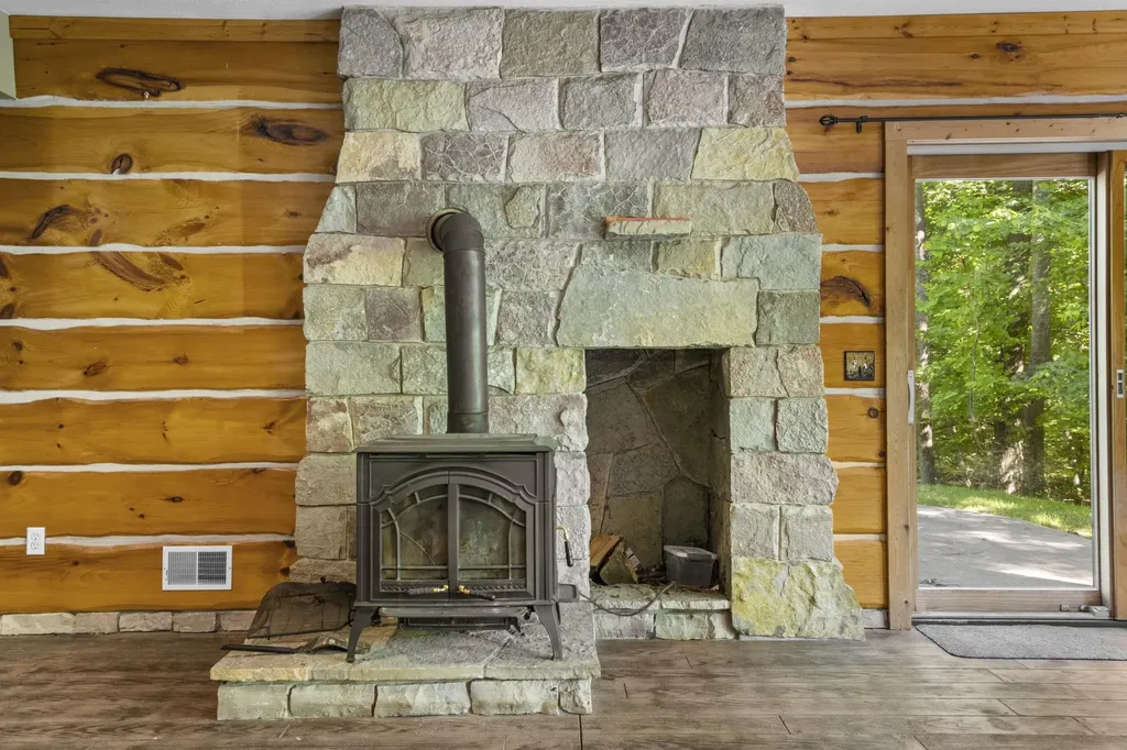 8680 NW Hutch Trail, NW Clearwater Township MI 49676