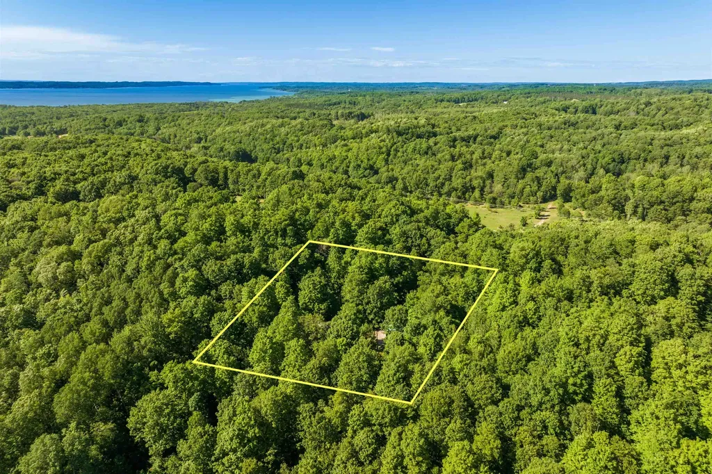 8680 NW Hutch Trail, NW Clearwater Township MI 49676