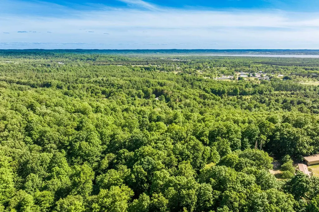 8680 NW Hutch Trail, NW Clearwater Township MI 49676