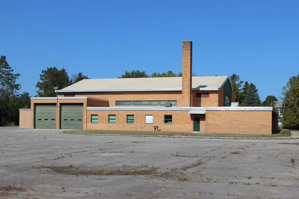610 S Cuyler Street Cheboygan City MI 49721
