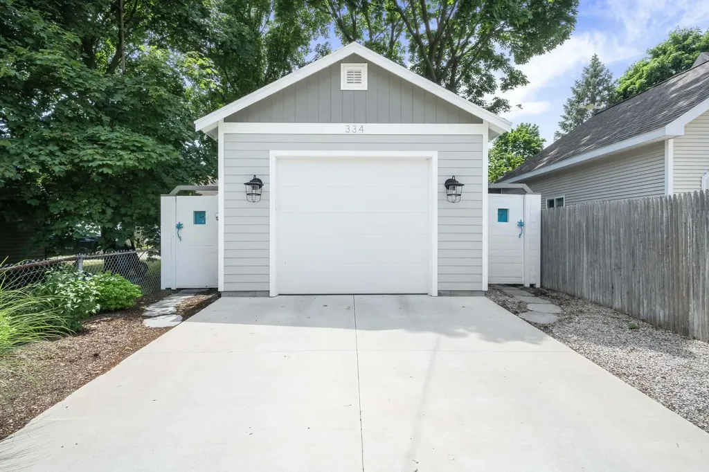 334 W Twelfth Street Traverse City City MI 49684