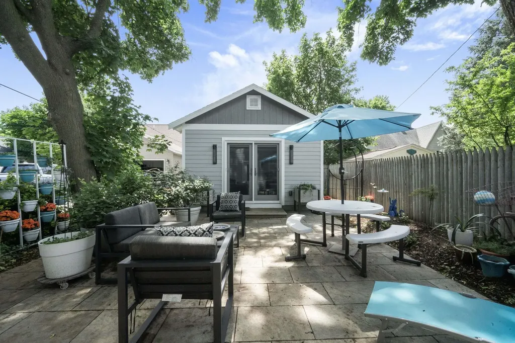 334 W Twelfth Street Traverse City City MI 49684