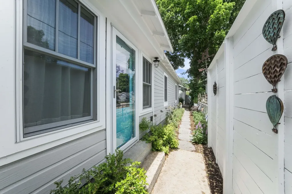 334 W Twelfth Street Traverse City City MI 49684