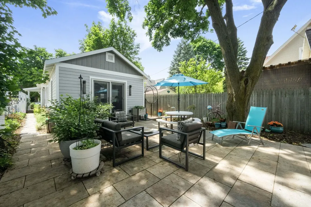 334 W Twelfth Street Traverse City City MI 49684