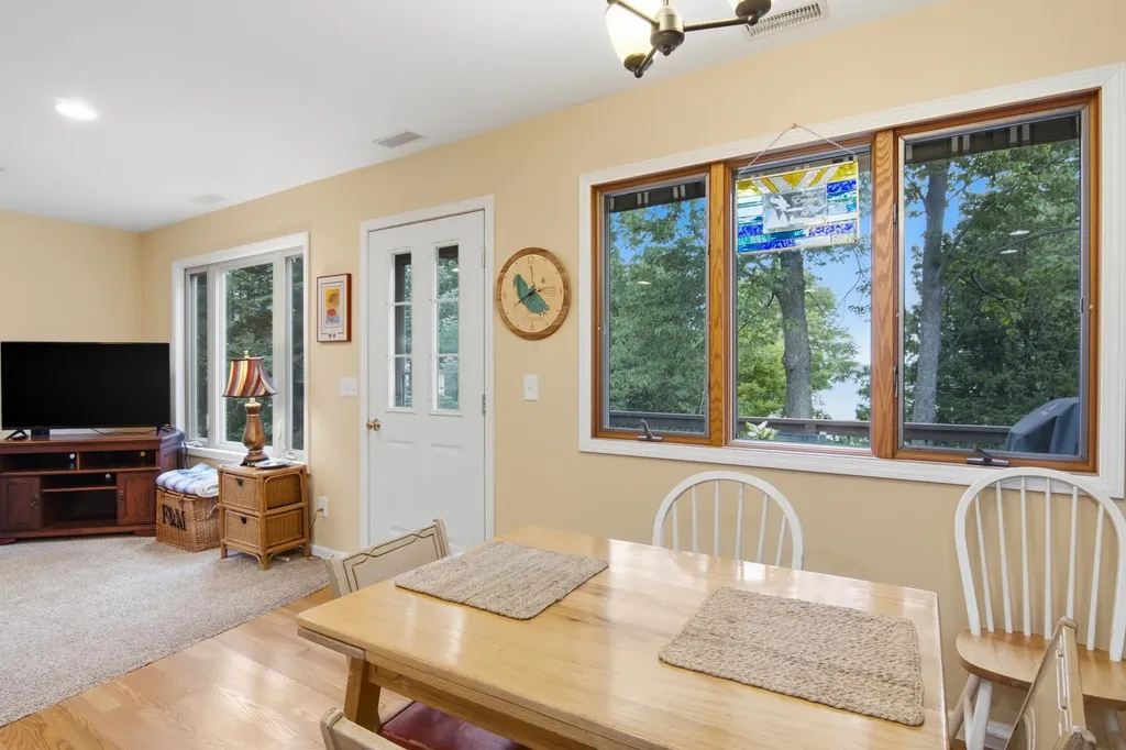 7670 Hoiles Drive Clearwater Township MI 49690