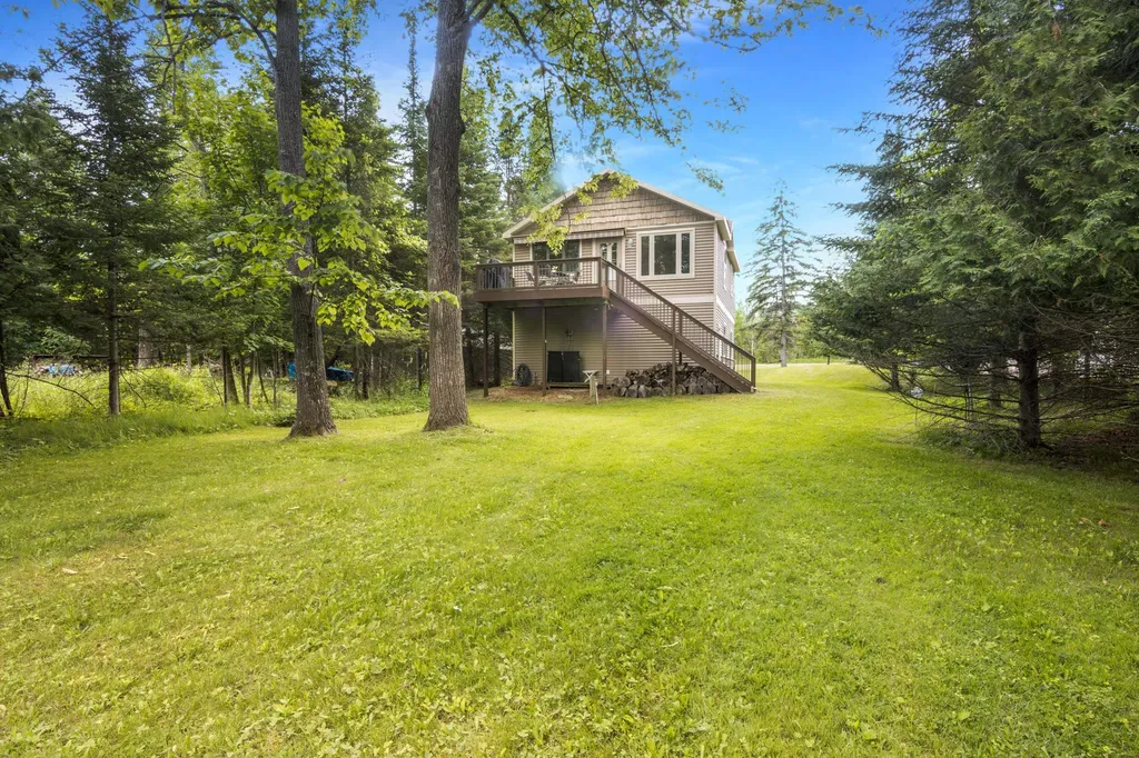 7670 Hoiles Drive Clearwater Township MI 49690