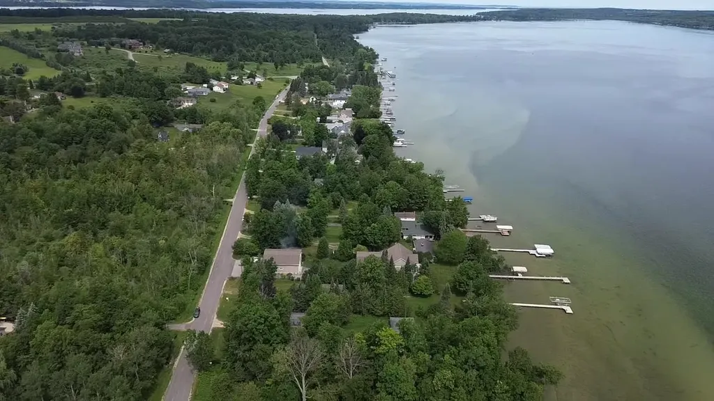 7670 Hoiles Drive Clearwater Township MI 49690