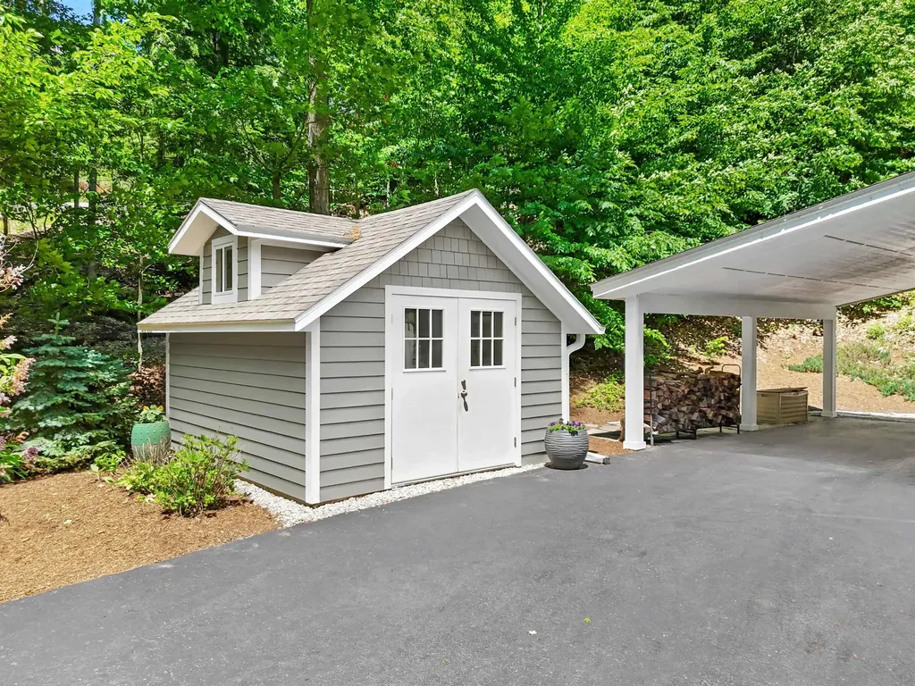 4855 Arbutus Trail Lake Township MI 49617