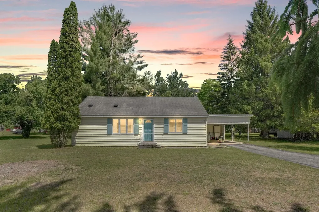 6422 Broadway Street Caldwell Township MI 49651