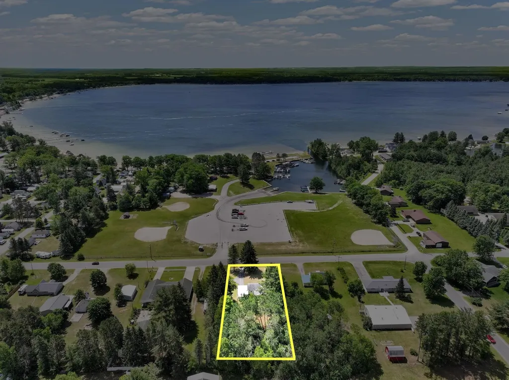 6422 Broadway Street Caldwell Township MI 49651