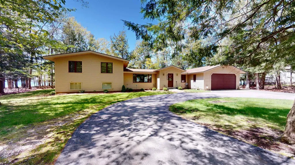 8645 Skegemog Point Road Whitewater Township MI 49690