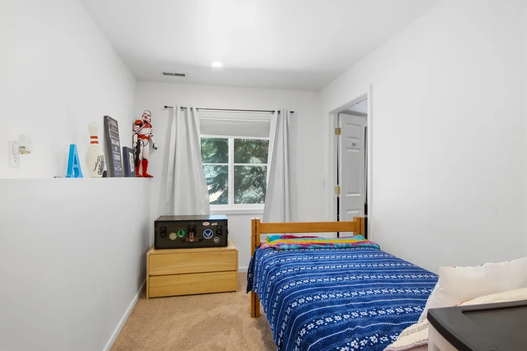 4138 Sherwood Forest Drive East Bay Township MI 49686
