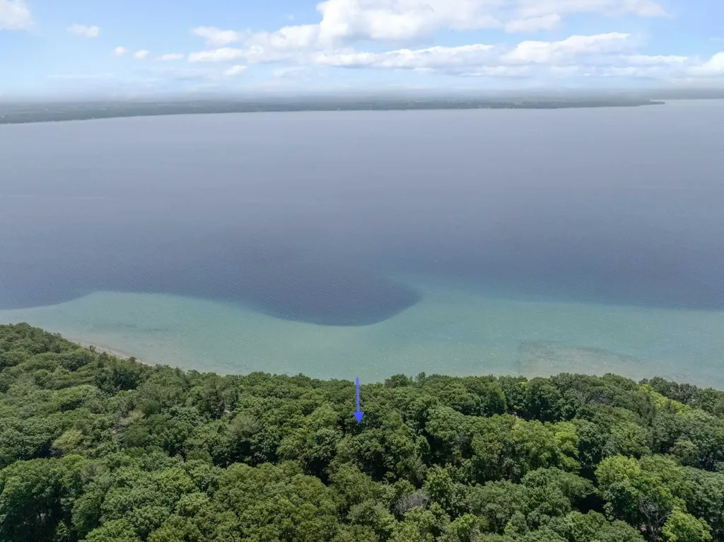 3058 Ishpeming Trail Peninsula Township MI 49686