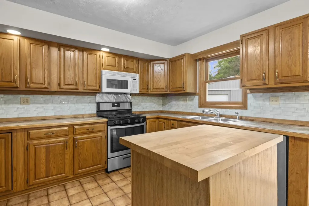 8597 Fouch Road Elmwood Charter Township MI 49684