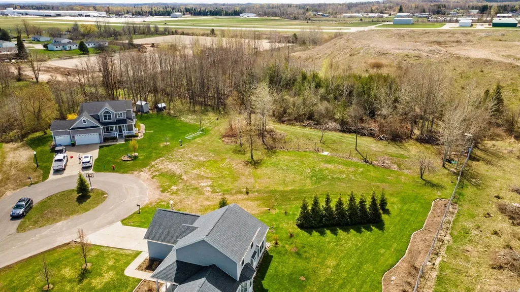 Unit 15 Applewood Drive Charlevoix Township MI 49720