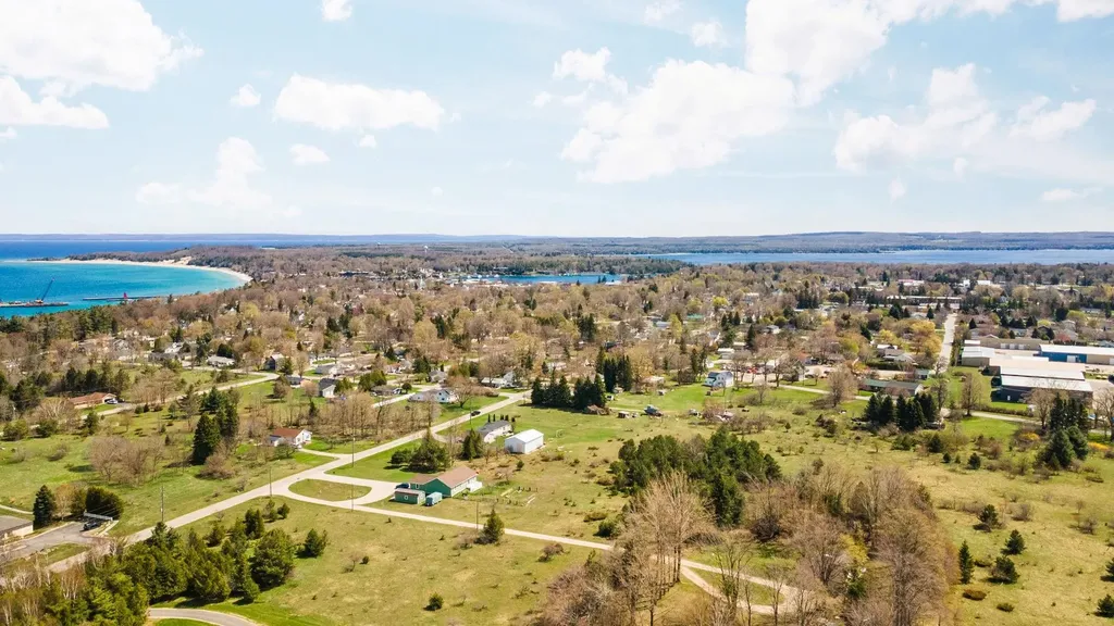 Unit 15 Applewood Drive Charlevoix Township MI 49720