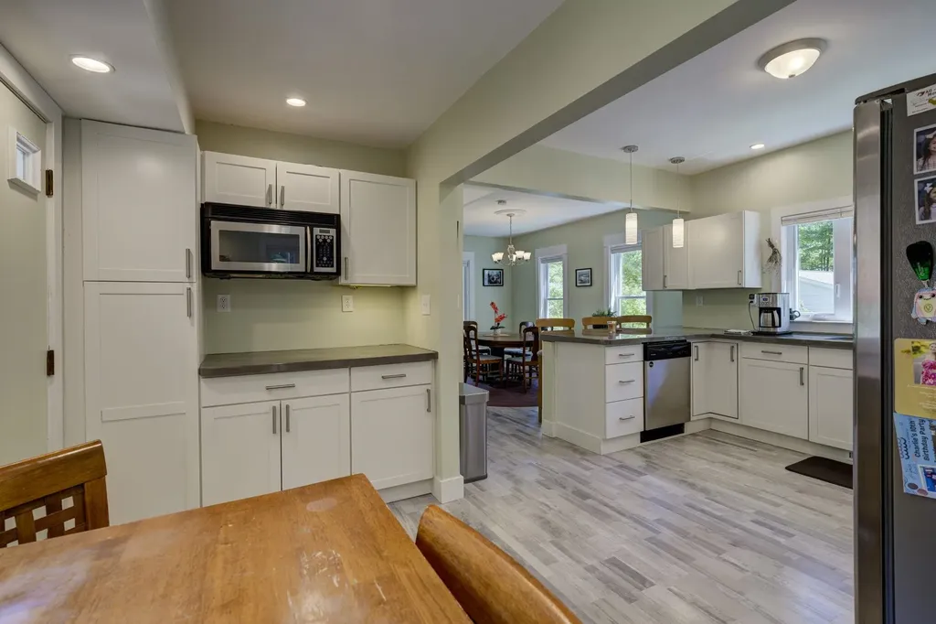 10860 S West Bayshore Drive Elmwood Charter Township MI 49684