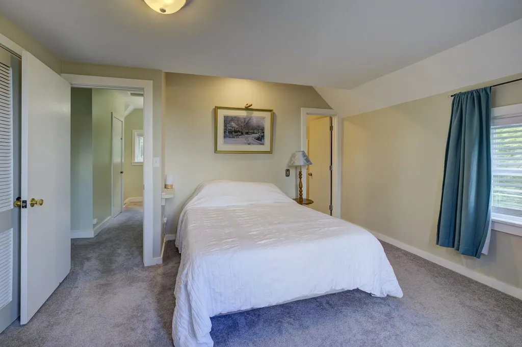 10860 S West Bayshore Drive Elmwood Charter Township MI 49684