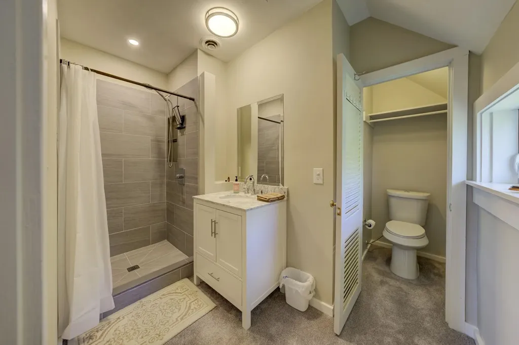 10860 S West Bayshore Drive Elmwood Charter Township MI 49684