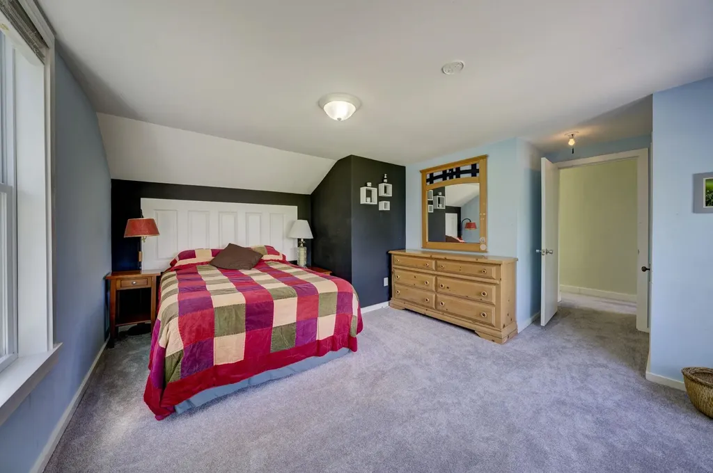 10860 S West Bayshore Drive Elmwood Charter Township MI 49684
